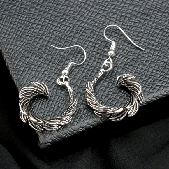 Jewelry - Boho Dangling J Feathered Look Earrings